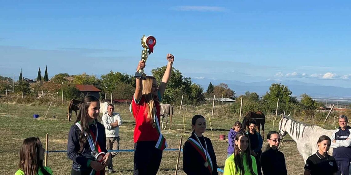 Радост Бакалова – с бронз от Държавното за млади ездачи