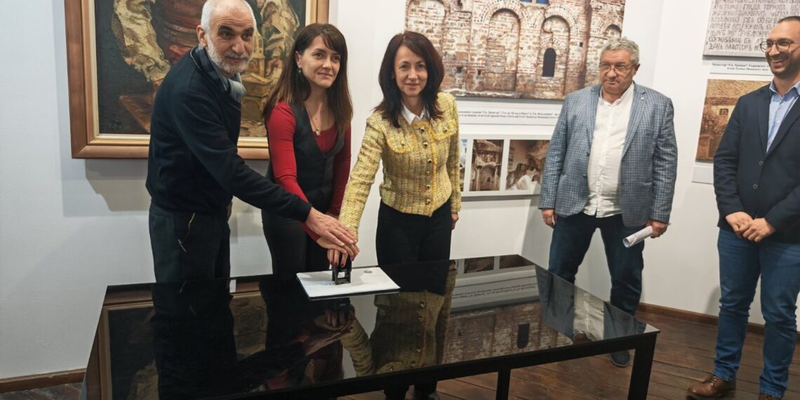 Валидираха пощенска марка с лика на Колю Фичето