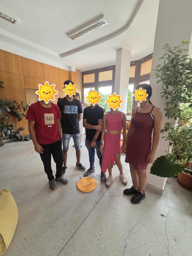 Борба с противообществените прояви на малолетни и непълнолетни с творчество, спорт и онлайн безопасност