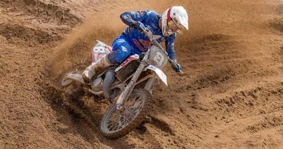 Тимът на Петър Петров удължи договора на Венцислав Тошев