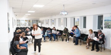 С дискусия и ролеви игри родители се учиха как до подобрят семейната атмосфера