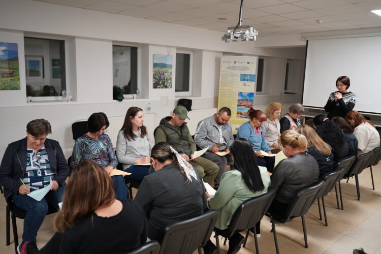 С дискусия и ролеви игри родители се учиха как до подобрят семейната атмосфера