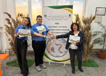 Млади изследователи представиха ПГМЕТ в Национално състезание по екология