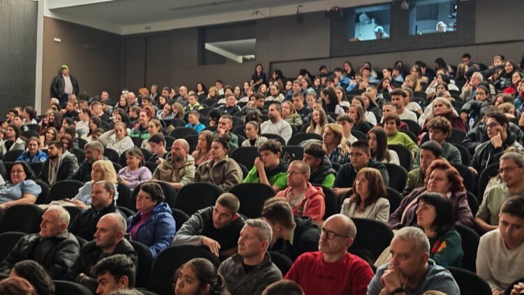 Никола Рахнев: “Бил съм на много места, но най-хубаво е у дома”