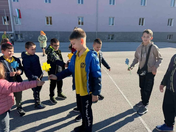 Малките първокласници – с голямо послание за доброта