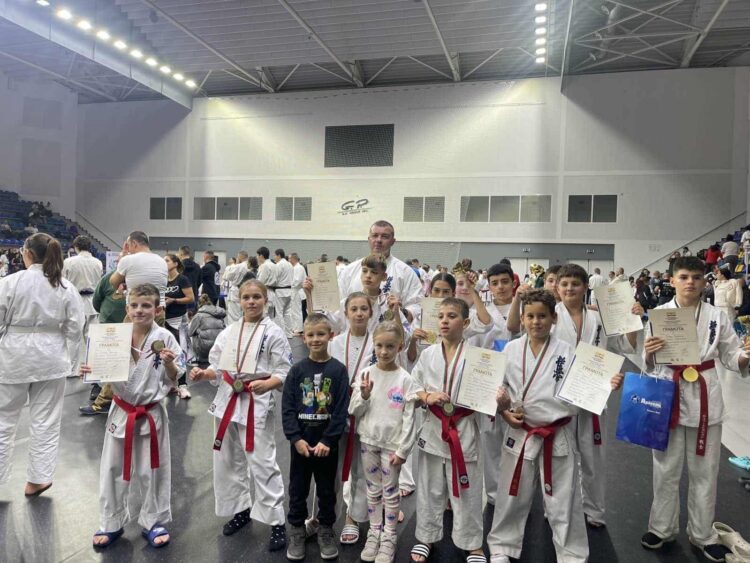 С девет медала клуб “Воин” започна да пише своята история