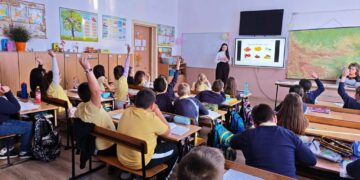 Третокласници се впуснаха в международен проект