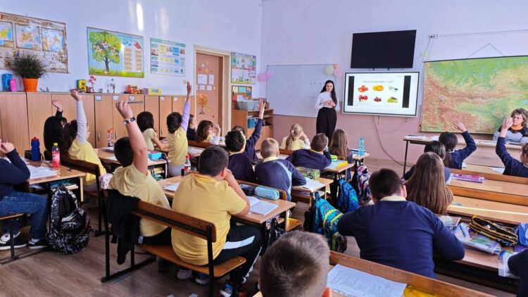 Третокласници се впуснаха в международен проект