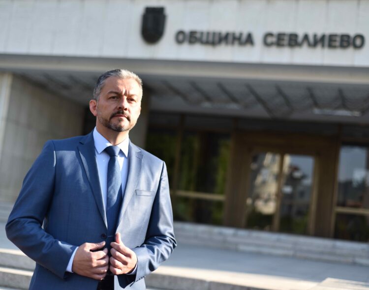 Д-р Иван Иванов: „Нека 2026 да е година на нови начала и мечти, на споделеност и сбъднатост!“