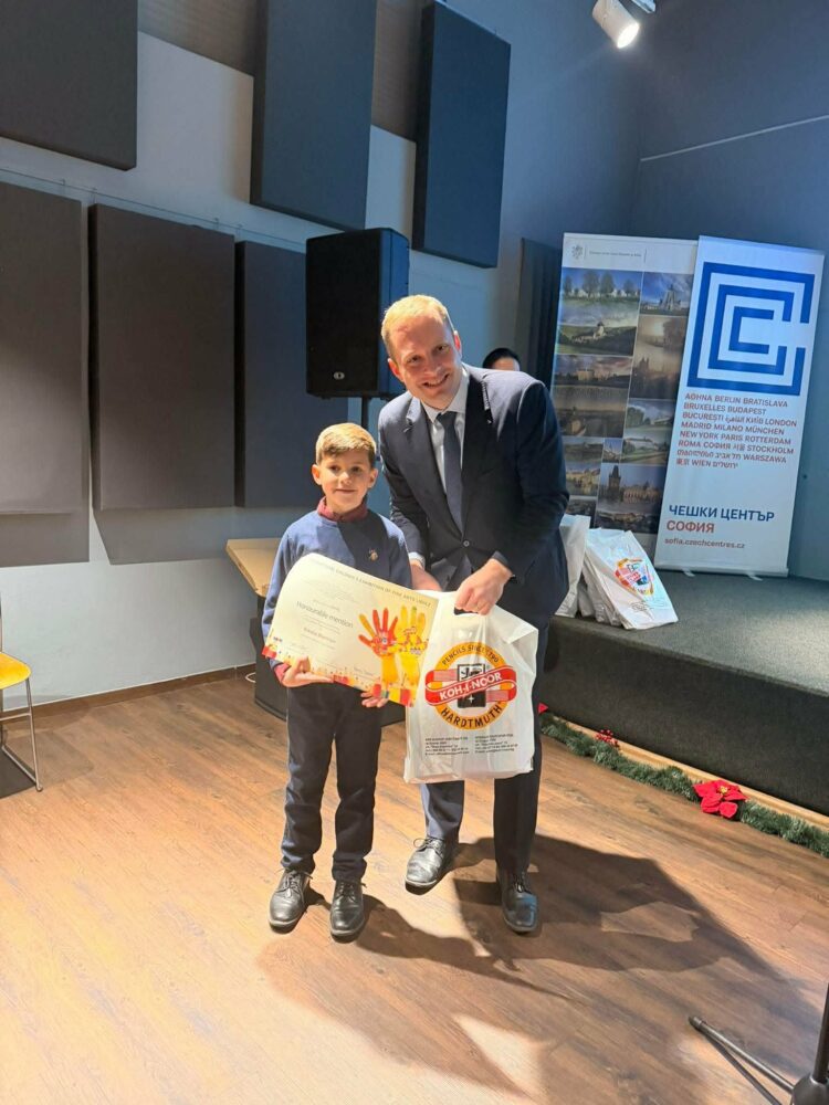 Никола Маринов – с почетна грамота от Чешкото посолство
