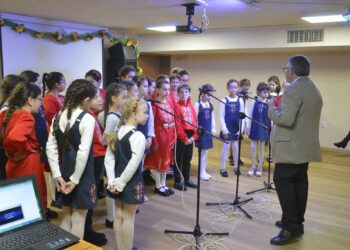 С думи, мелодии, щрихи представиха книгата “Усещания”