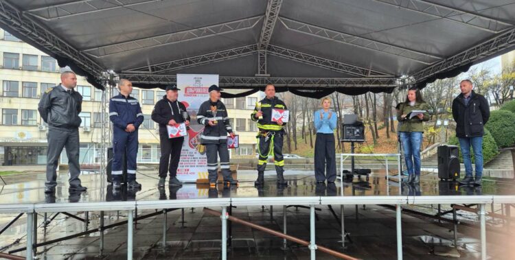 Доброволци от Габрово, Севлиево и Трявна показаха умения за спасителни акции в атрактивно състезание