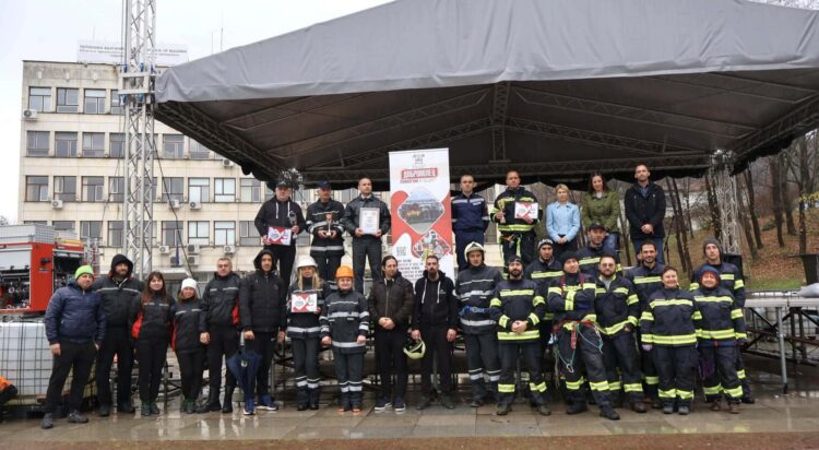 Доброволци от Габрово, Севлиево и Трявна показаха умения за спасителни акции в атрактивно състезание