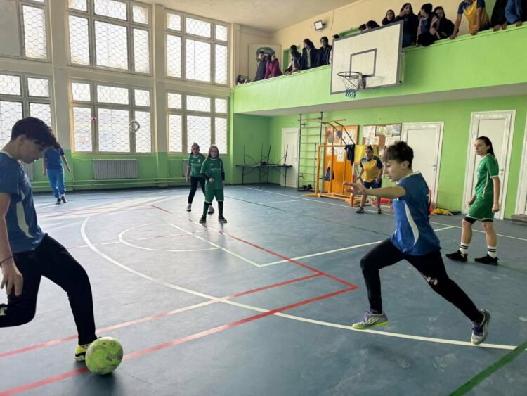 Тристранен футболен турнир в Градница