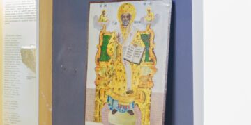 200-годишна икона на свети Никола показаха за първи път в музея