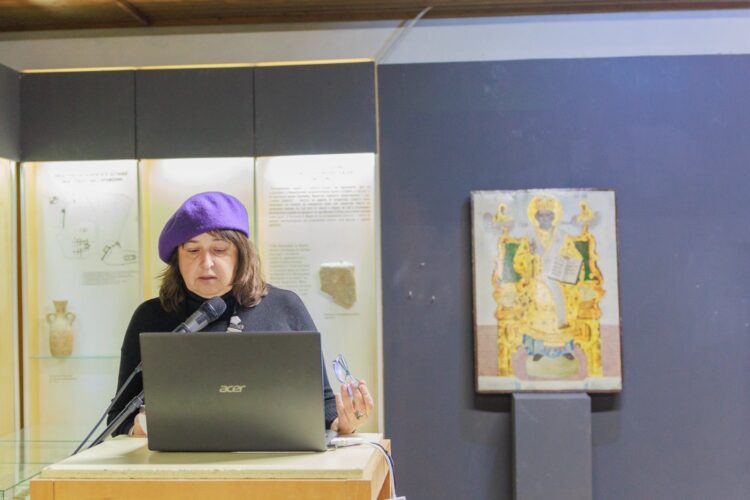 200-годишна икона на свети Никола показаха за първи път в музея