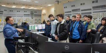 Ученици от ПГМЕТ “измерваха” радиация в АЕЦ “Козлодуй”