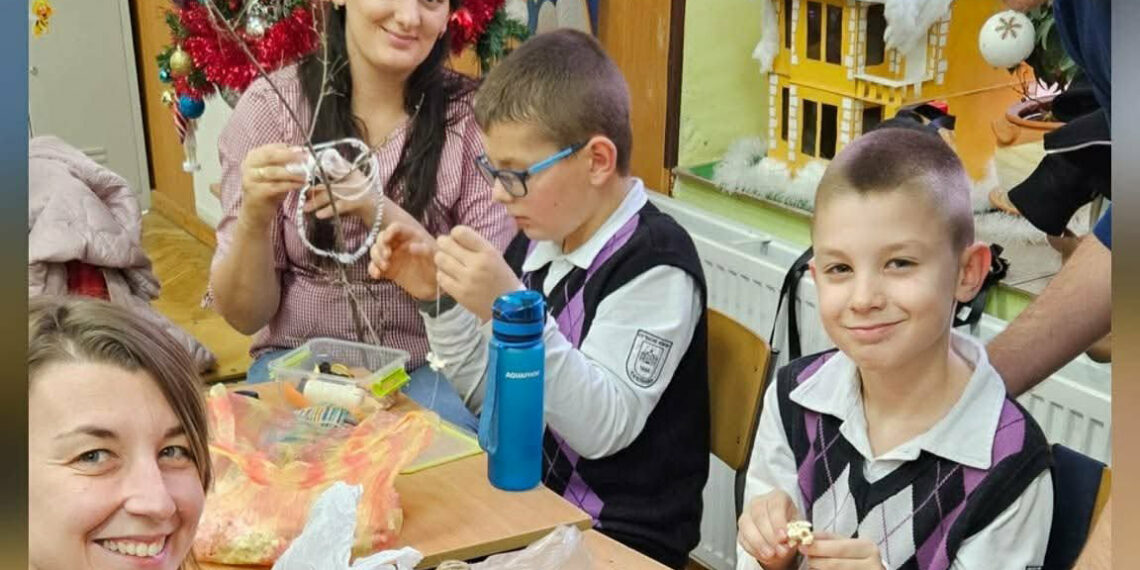 Деца и родители участваха в работилница за сурвакници