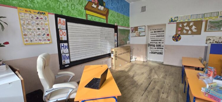 Обновена класна стая за по-качествено обучение в душевското училище