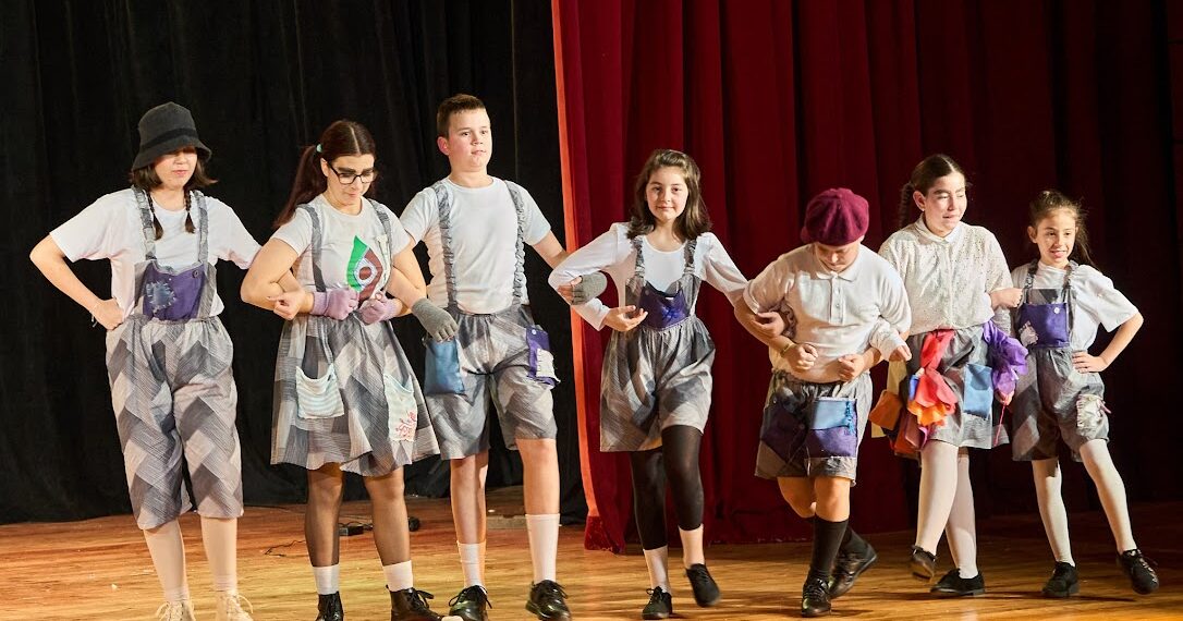 Премиерата на “Ние, Врабчетата” – театър за силата на корена от актьорите на Борислава Русева