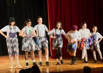 Премиерата на “Ние, Врабчетата” – театър за силата на корена от актьорите на Борислава Русева