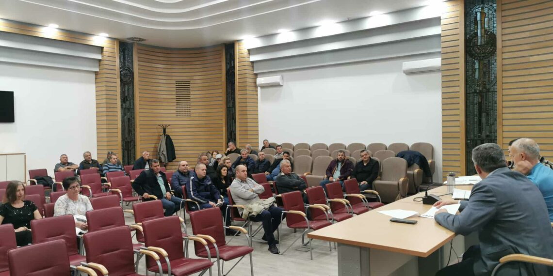 “КОТА 2001” ООД представи готовността си за зимното поддържане на пътищата в община Севлиево