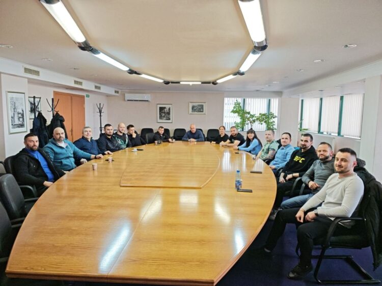 Севлиево прие първия съдийски семинар по кикбокс