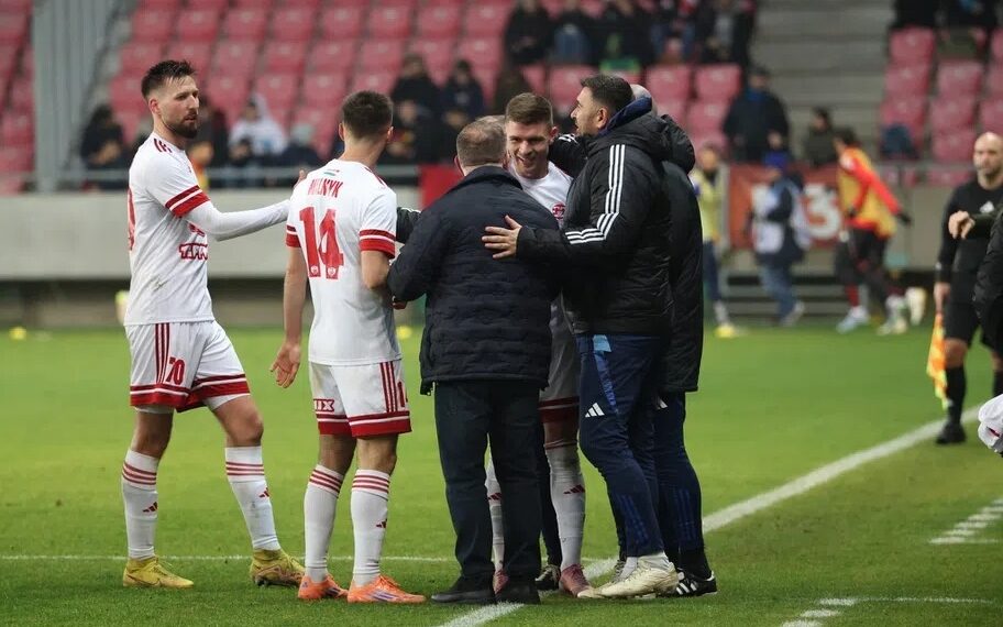 Тонислав Йорданов подлуди Унгария с гол от центъра