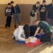 Парамедици обучават деца за първа помощ