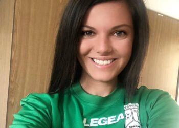 Йоана Джамбазова: “Трудностите не идват, за да ни спрат, а за да ни направят по-силни”