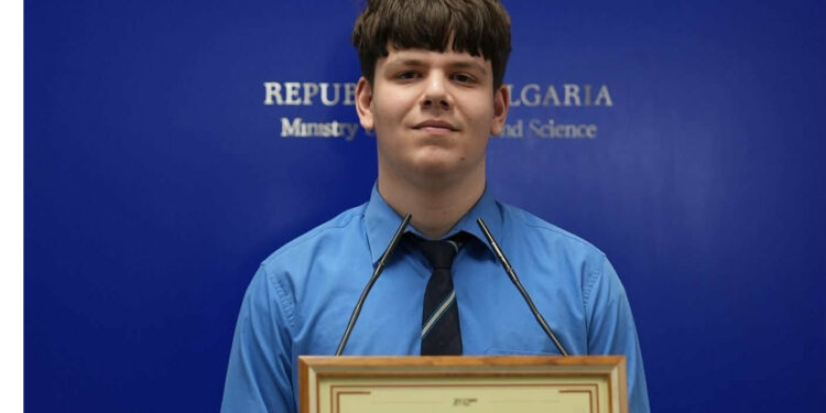 Деветокласник с престижно отличие от национален фотоконкурс