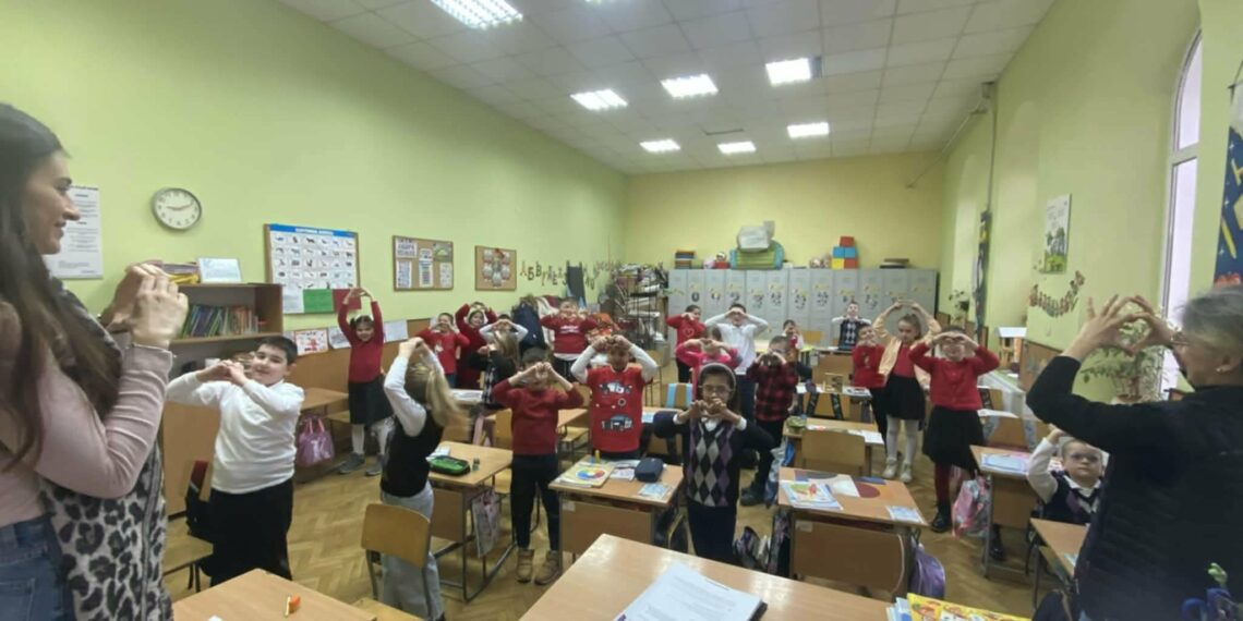 Под формата на игри деца се учиха на толерантност и уважение