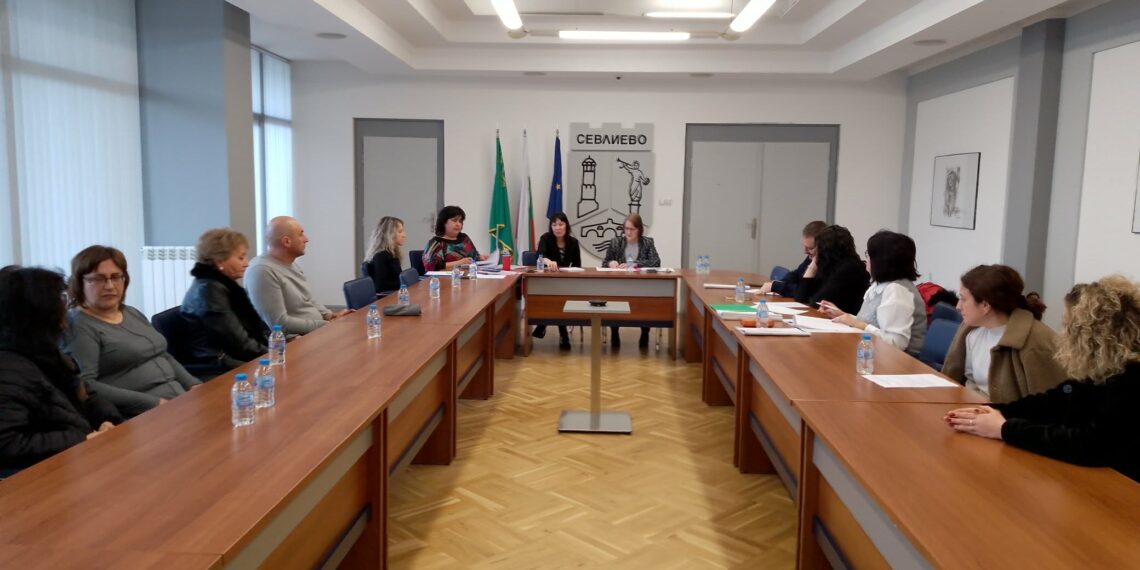 Работа с родителите – акцент в дейността на Местната комисията за борба с противообществените прояви на малолетни през 2025 г.