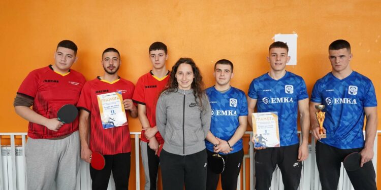 Учениците на ПГМЕТ – отличници в общинската надпревара по тенис на маса