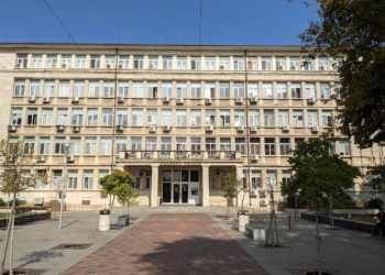 Увеличиха присъдата на престъпна група за измами и принуда