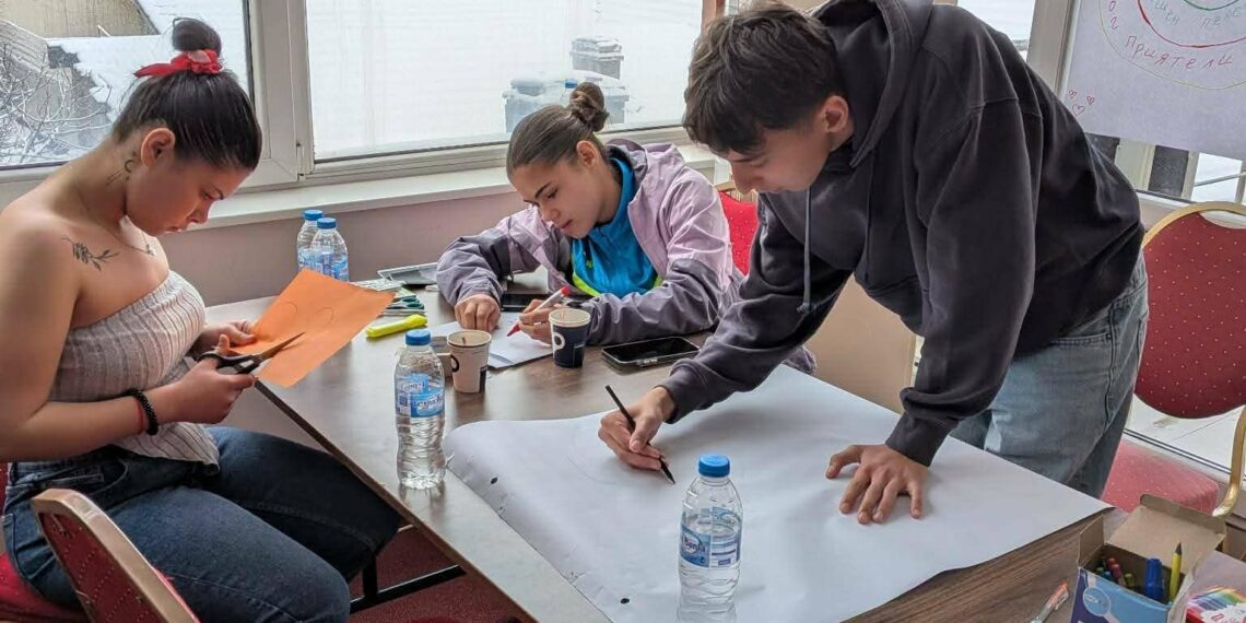 В работилница за младежки иновации участваха ученици от ПГ в Градница, взеха и награда